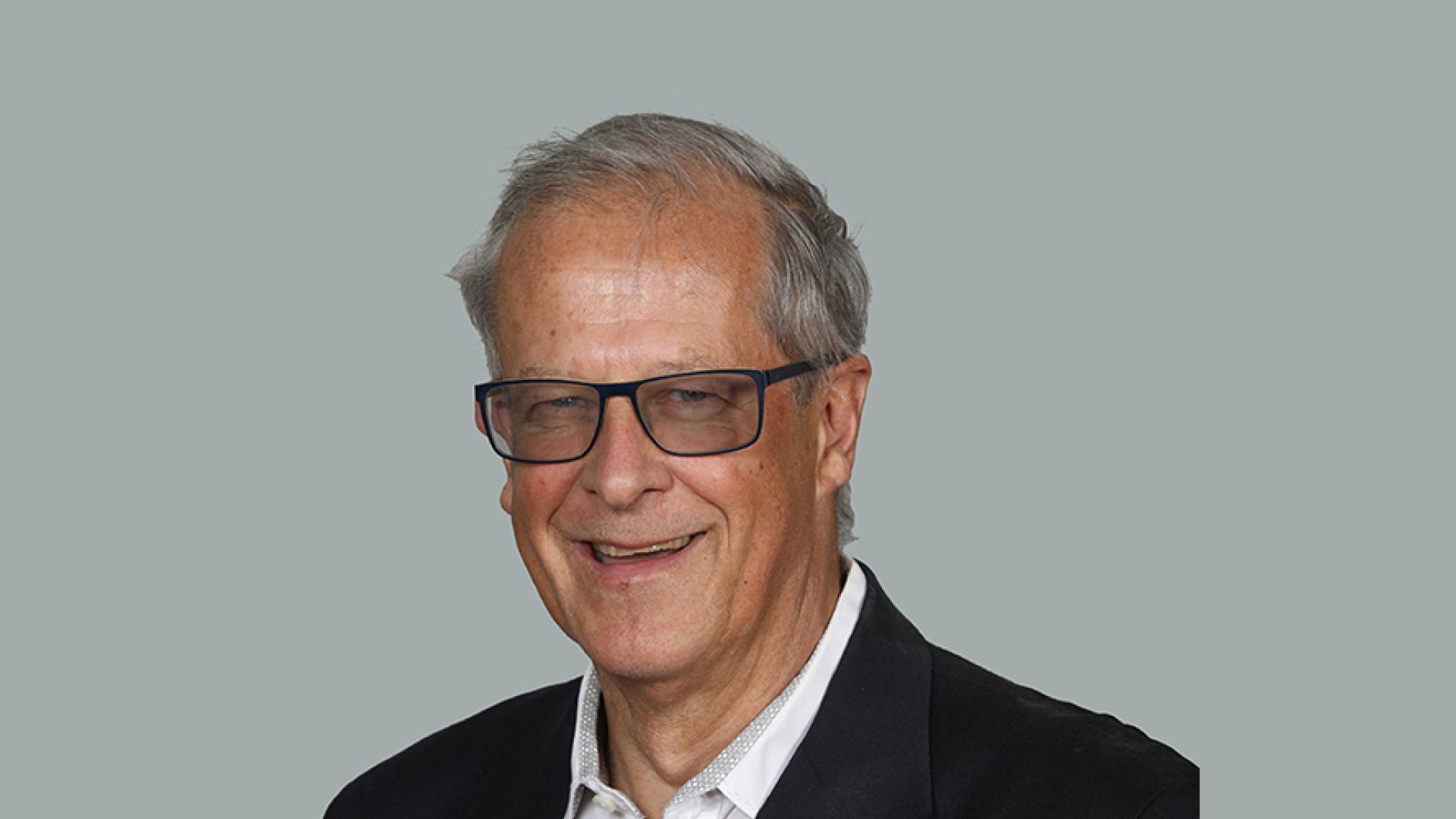 Dr-Bruce-Young-912x500.jpg