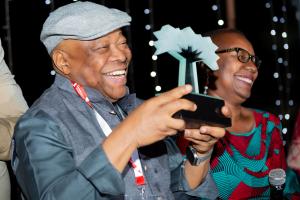 Tade-receives-award---5APC.jpg